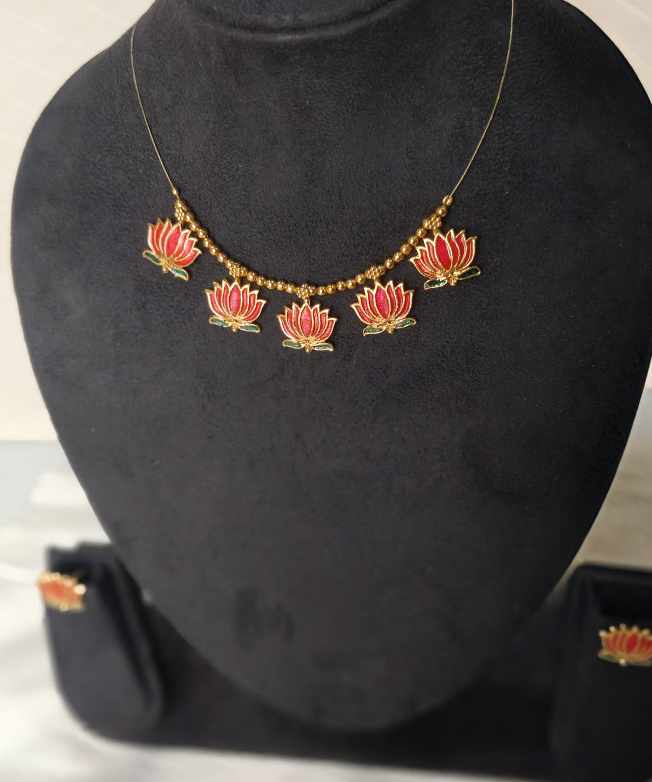 Lotus Enamel Choker Set